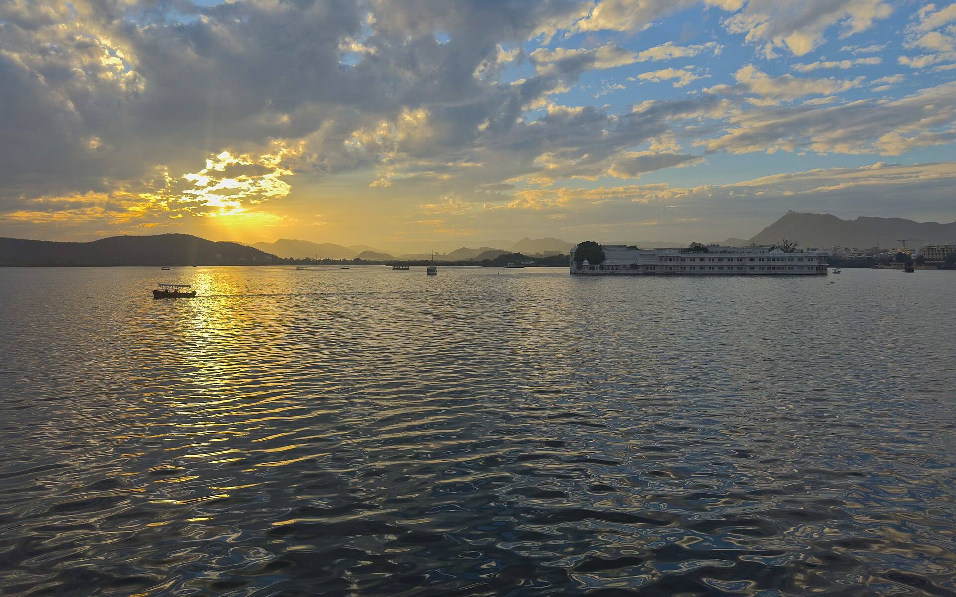 Taj Lake Palace on Lake Pichola, Udaipur, at sunset